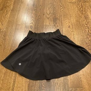 Black lululemon court rival skirt size 2